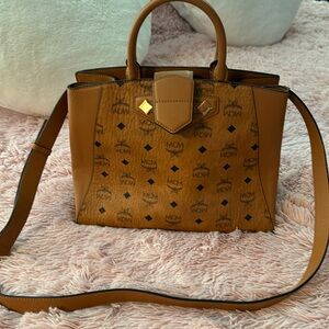 MCM PURSE. NEW! Never used.